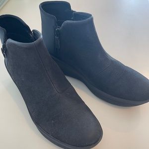 Clark’s Cloudstepper Black Boots size 8.5